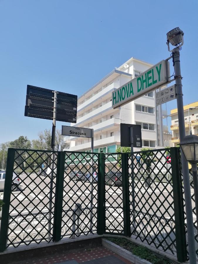 Hotel Nova Dhely Rimini Exterior foto